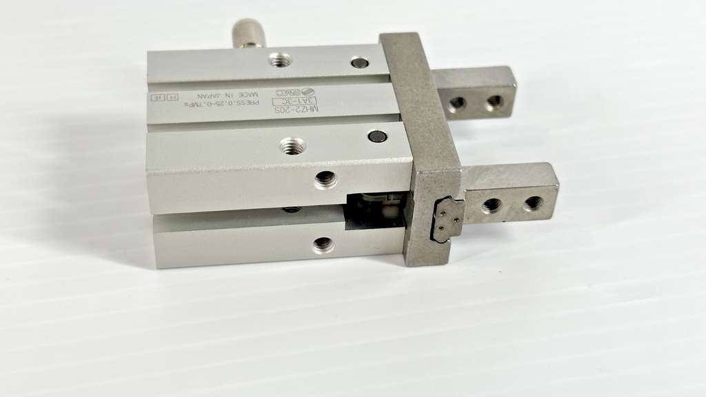 SMC MHZ2 20S Single Acting Parallel Pneumatic Air Gripper w/ Fingers2