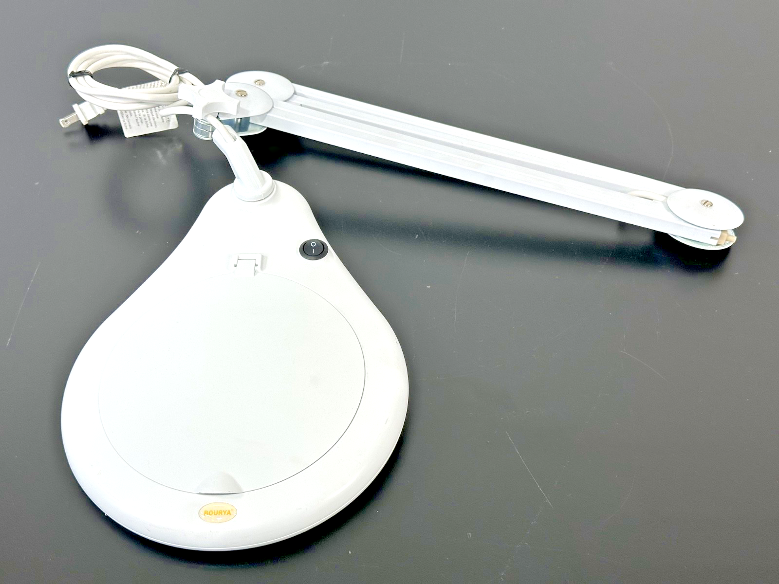 BOURYA 8062D3LED A LED Magnifier Lamp 12W Articulating Arm No Clamp Working3