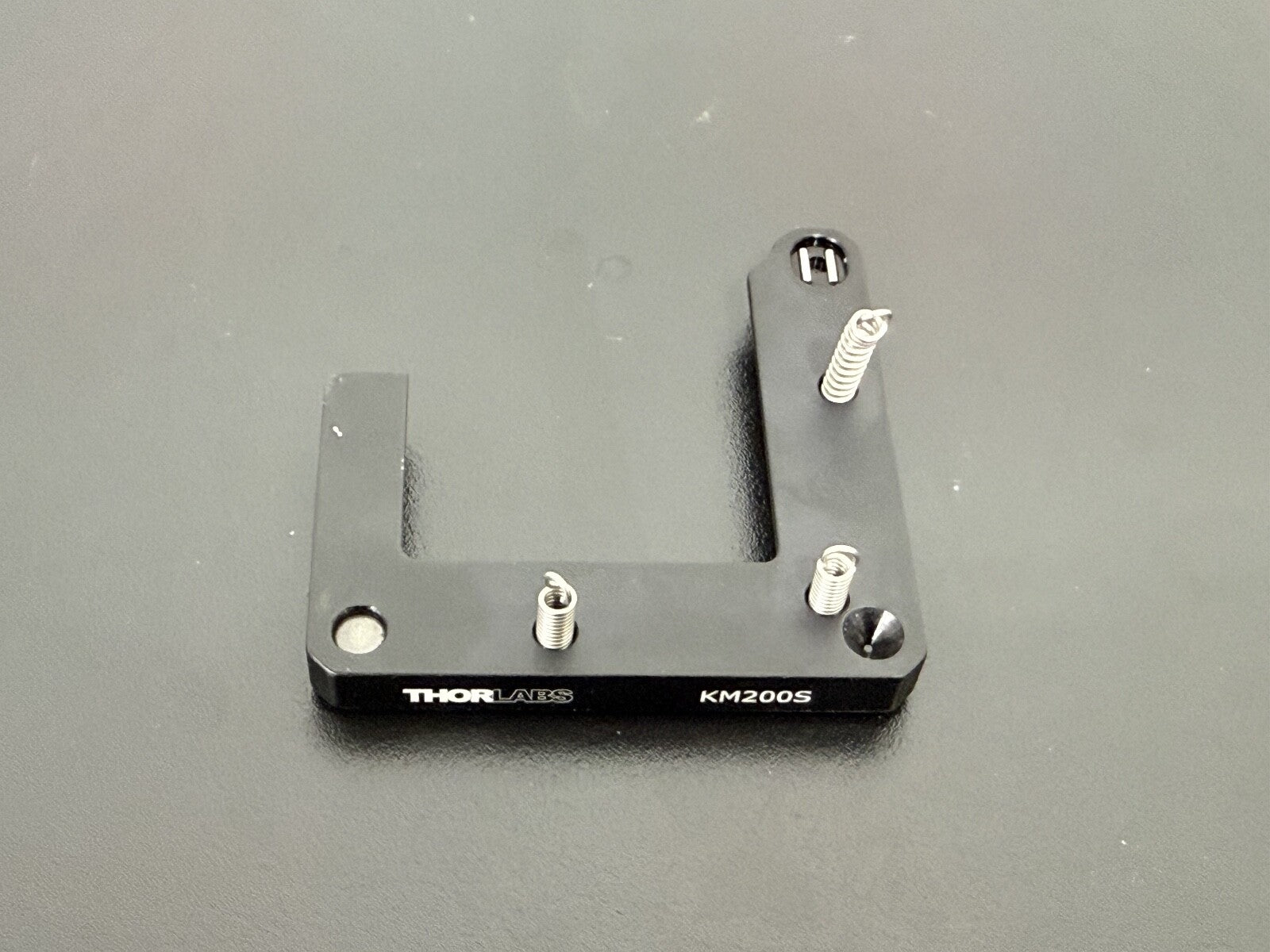 THORLABS KM200S Kinematic Mount0