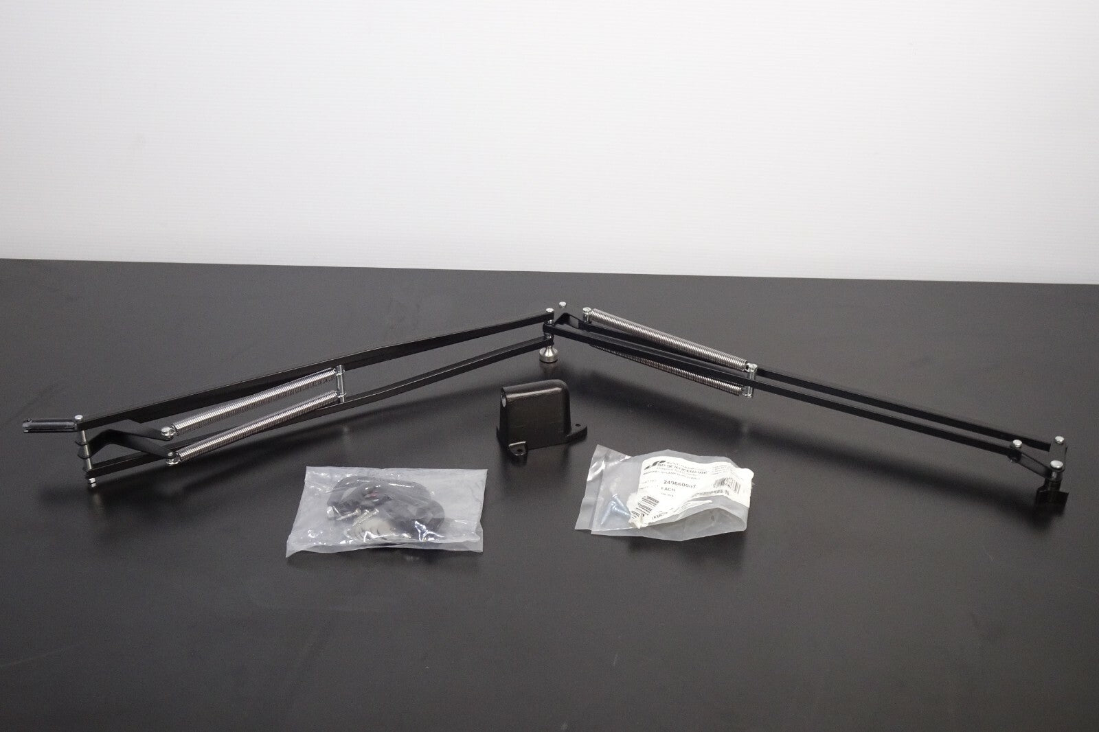SP Scienceware 924966102 Splash Sheild Wall Mount Arm0