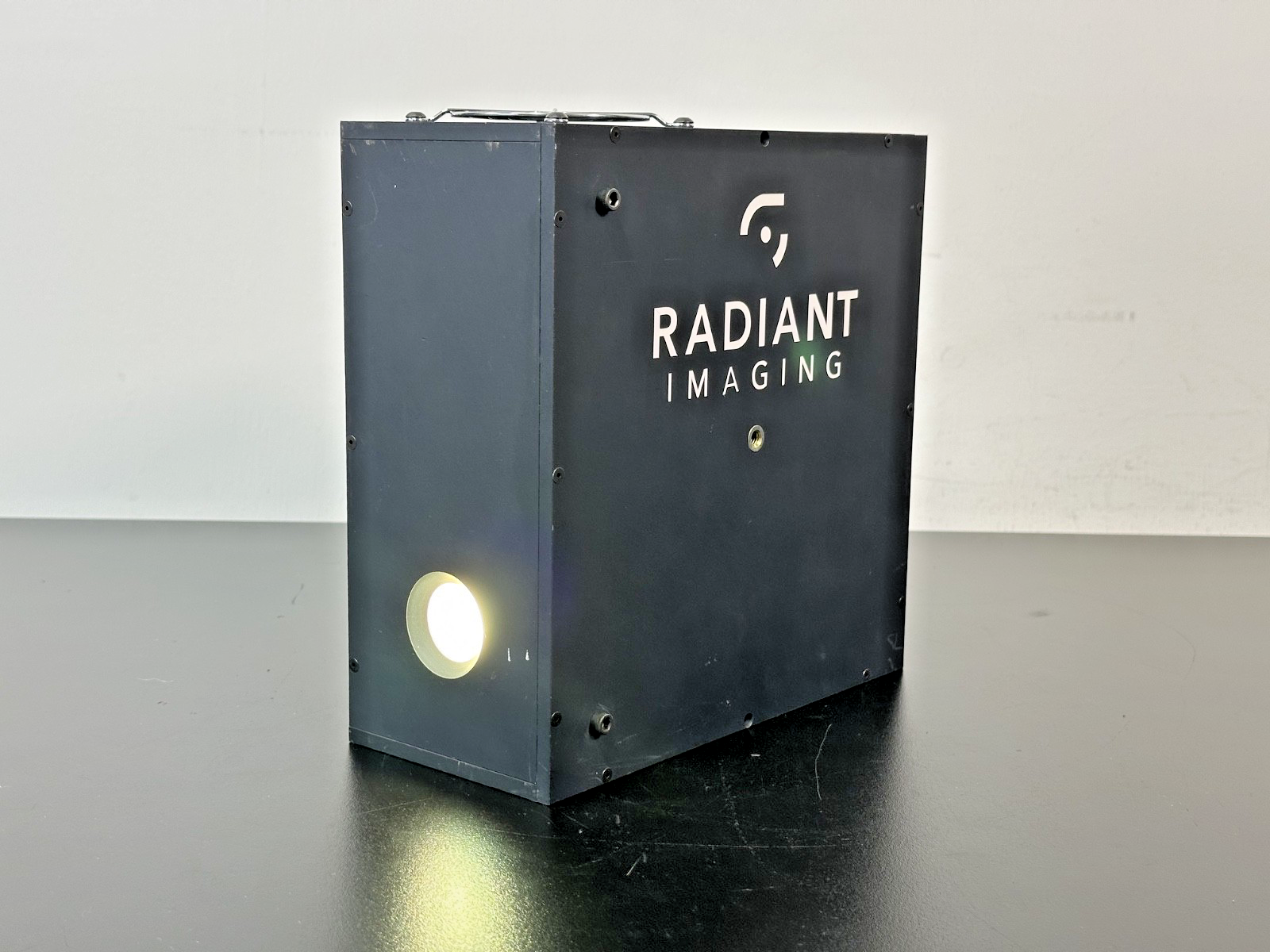 Radiant Imaging PM AC4001 Metal Halide Illuminance Calibration Lamp Working0