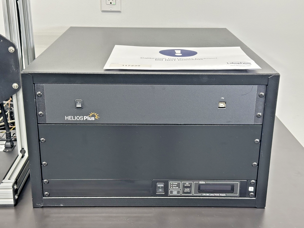 HELIOSPlus USLR V12F NMNN P 12" Integrating Sphere Light Source System Working6