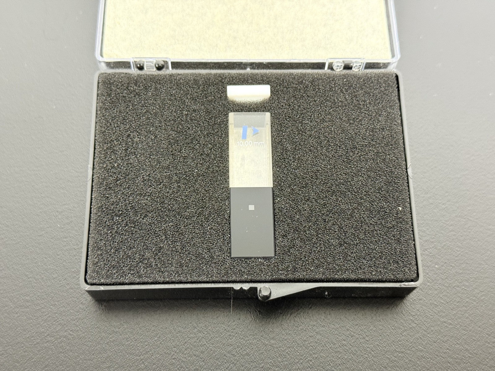Perkin Elmer B0631079 Spectroscopy Cell2