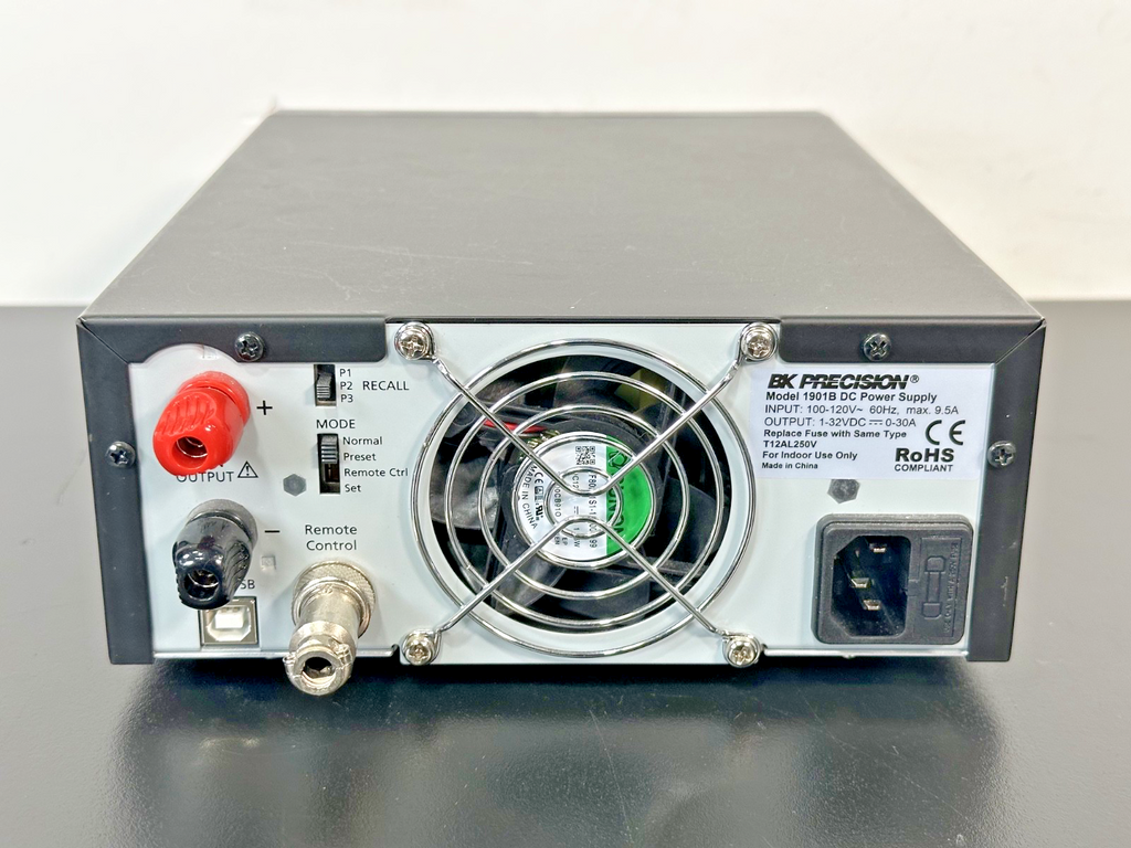 B&K Precision 1901B 1 32V 30A Switching DC Power Supply Powers On1