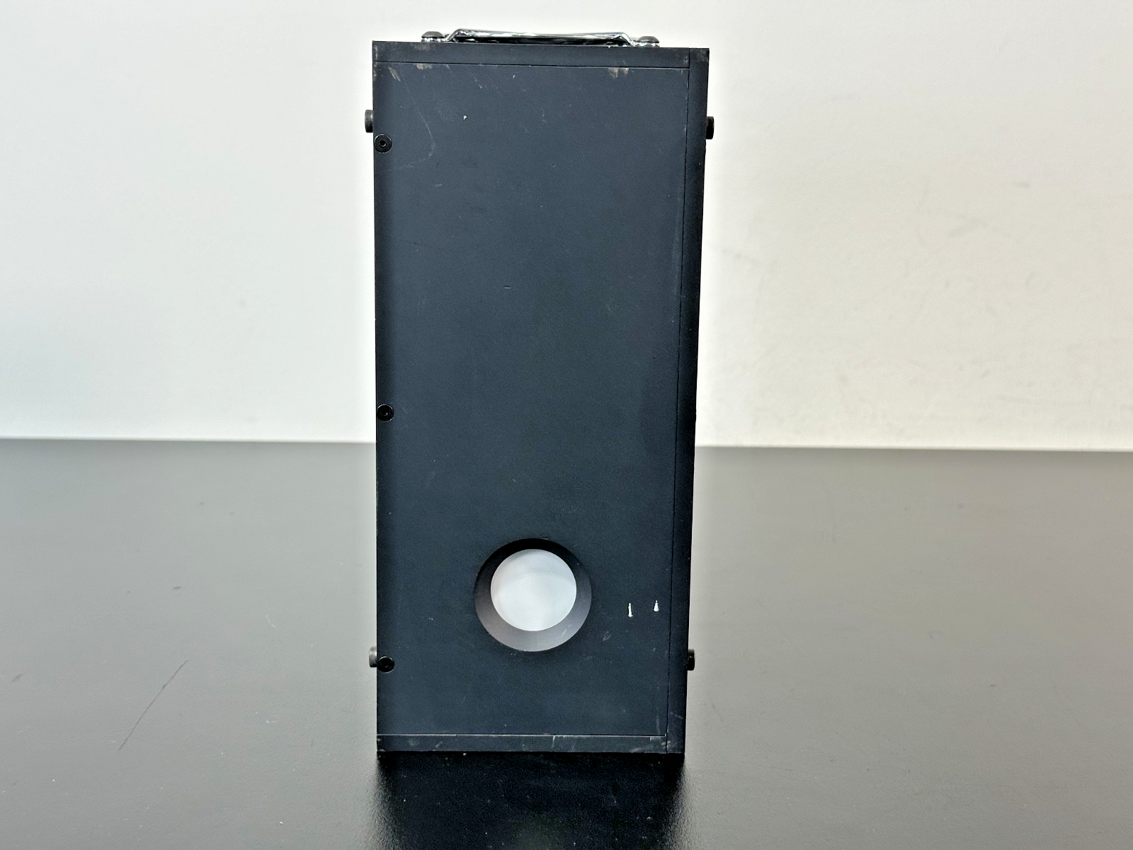 Radiant Imaging PM AC4001 Metal Halide Illuminance Calibration Lamp Working2
