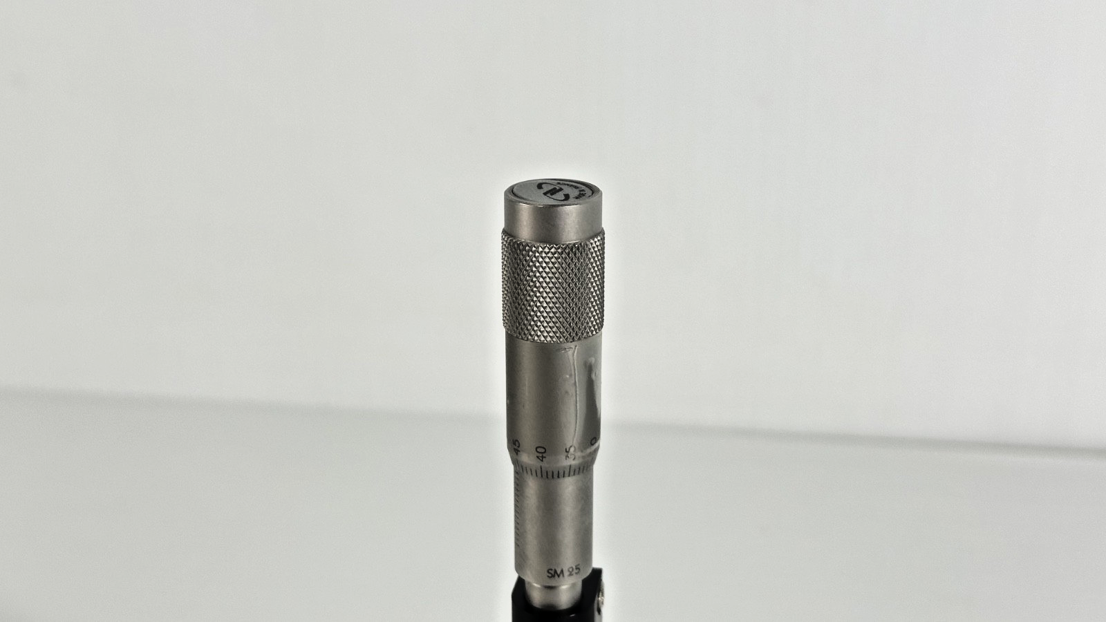 Newport Manual Vertical Translation Stage With SM25 Micrometer6