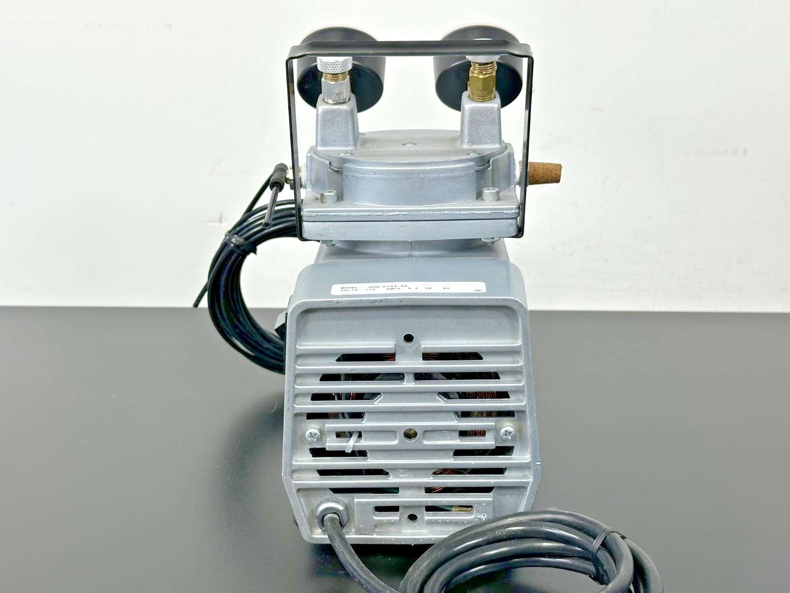 GAST DOA P104 AA Oil Less Diaphragm Vacuum Pressure Pump 115V Dual Gauge Working2