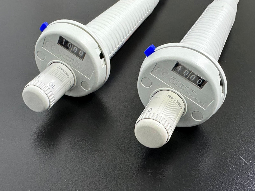 Lot of 2 Eppendorf Reference Adjustable Pipettes 0.5 10uL Germany1