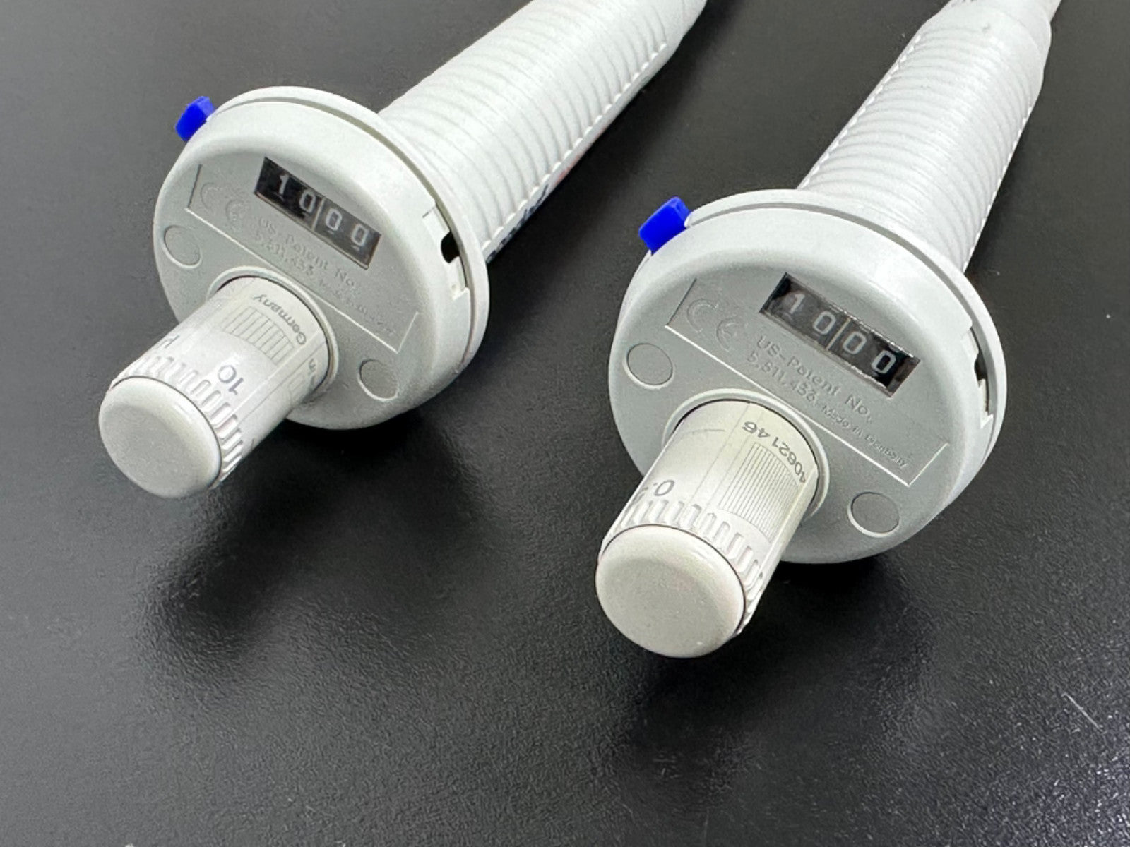 Lot of 2 Eppendorf Reference Adjustable Pipettes 0.5 10uL Germany1