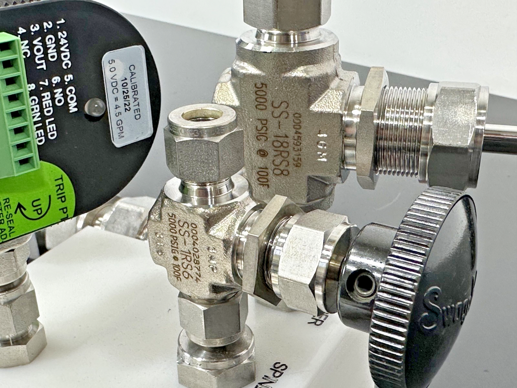 Swagelok SS 18RS8 Manifold w/ Proteus 9504S4P8 Flow Sensors & SMC Valve7