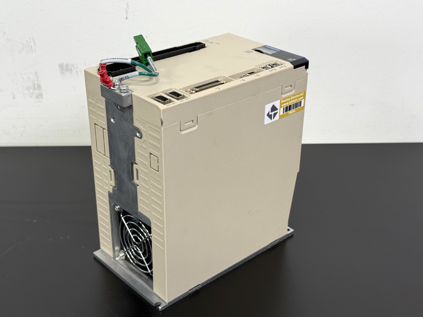 YASKAWA SGD7W 5R5A20A Servo Drive1