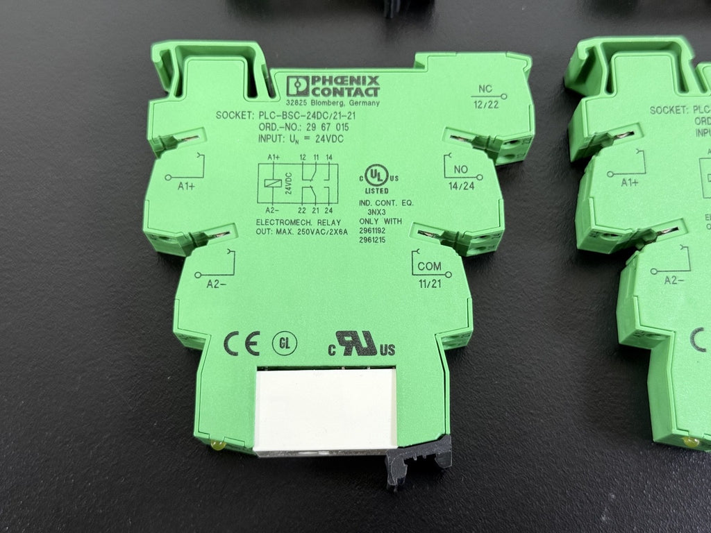Pheonix Contact Socket PLC BSC 24DC/21 21 (LOT OF 4)1
