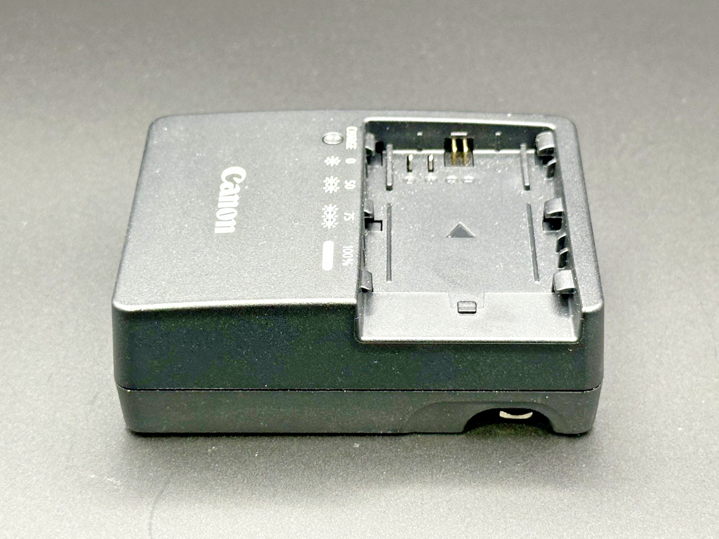 Canon LC-E6 DS510101 Battery Charger Genuine OEM1
