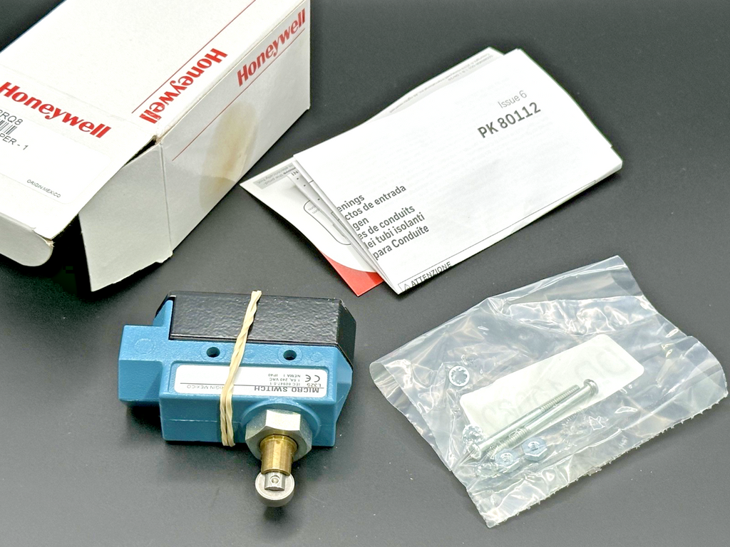 Honeywell BZE6 2RQ8 MICRO SWITCH Roller Plunger Limit Switch 15A New Open Box0
