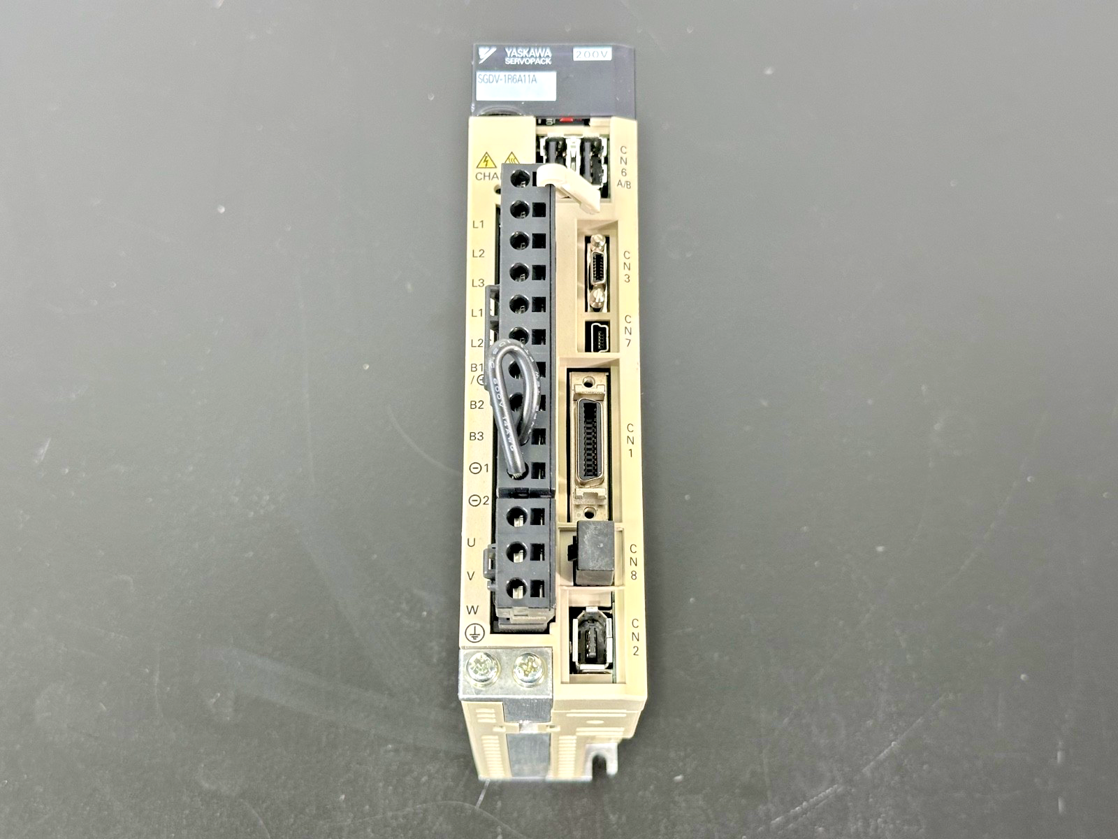 Yaskawa SGDV 1R6A11A SERVOPACK 200V 200W AC Servo Drive Amplifier0