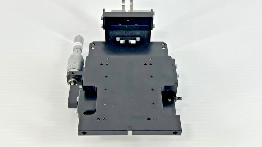 Suruga Seiki B11 100D Manual X Axis Cross Roller Precision Stage Assembly2