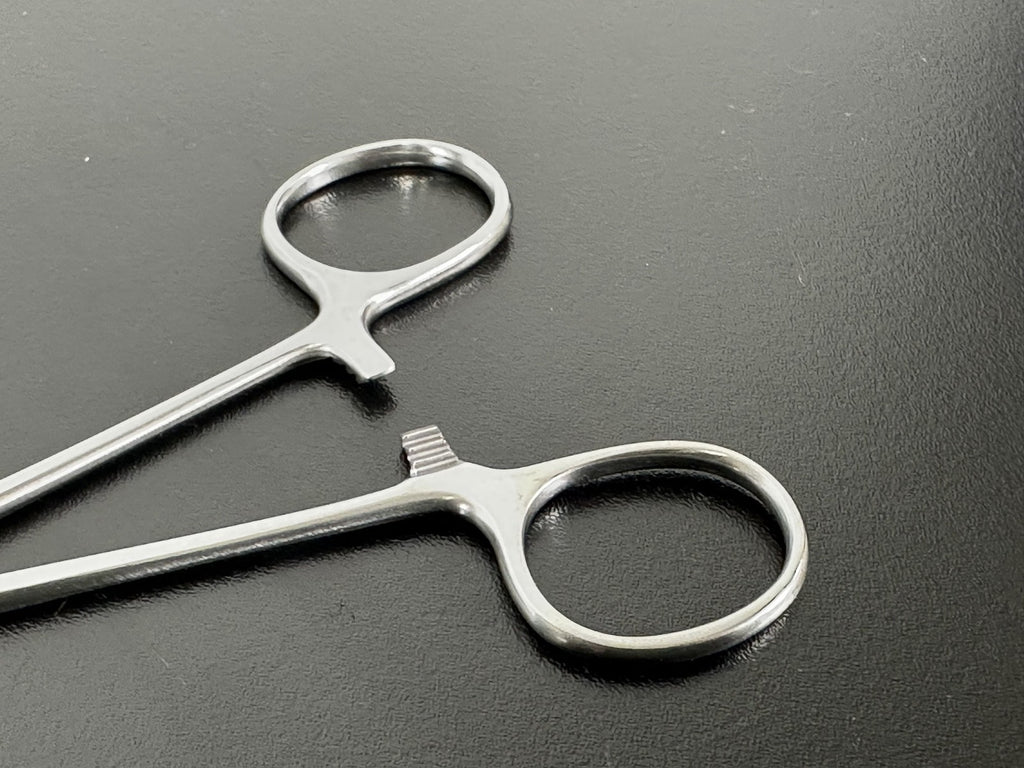 V. Mueller SU2702 Curved Kelly Hemostat Forceps German Stainless1
