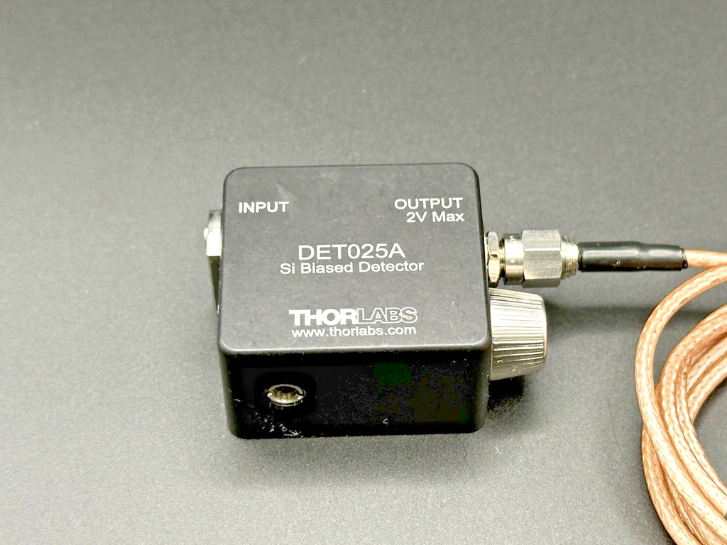 Thorlabs DET025A 2GHz Si Biased Photodetector 400–1100nm w/SMA BNC Cable1