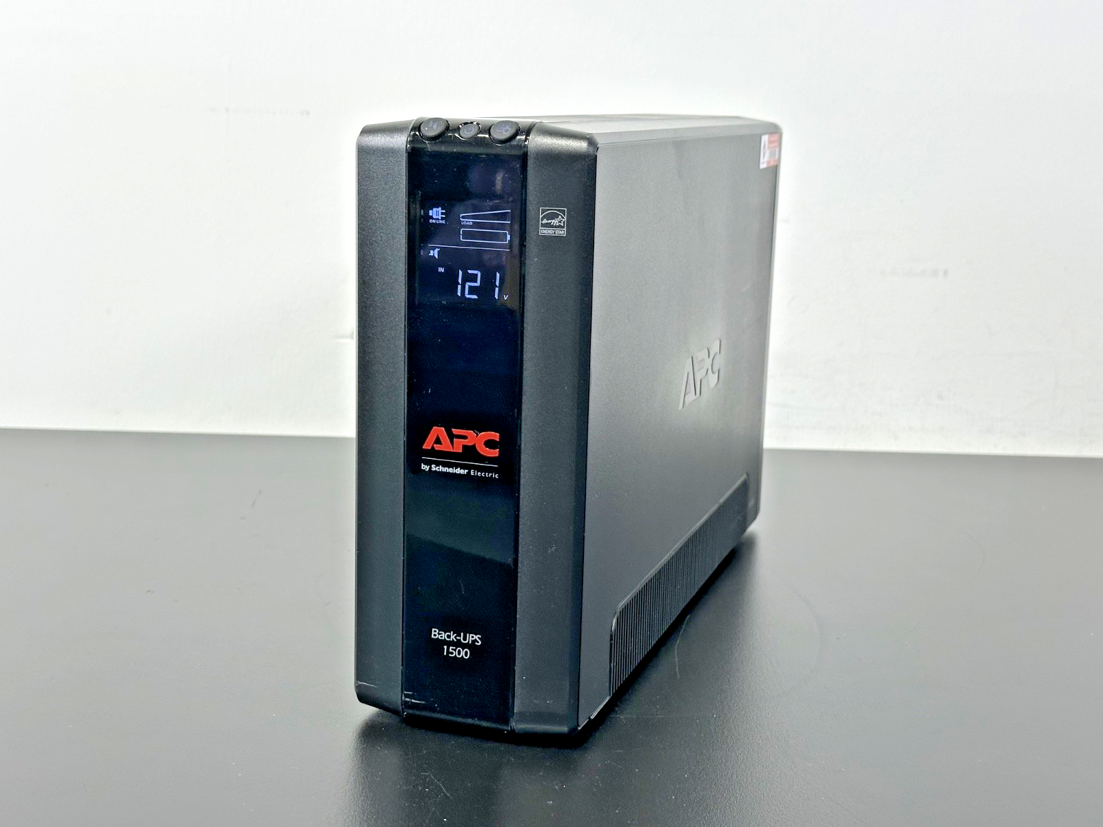 APC BR1500G Back UPS Pro 1500VA 865W Battery Backup UPS 10 Outlet LCD Powers On0