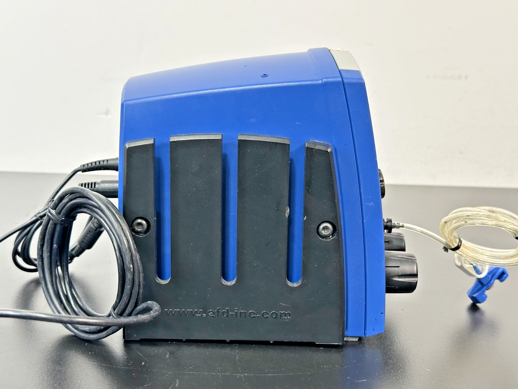 Nordson EFD Ultra 2400 Series Digital Fluid Dispenser w/ Foot Pedal Working4