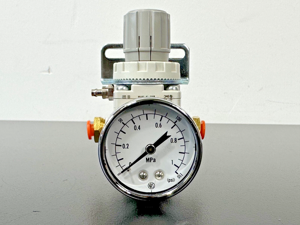 SMC 10 AR20 N02BG Z B Pneumatic Air Pressure Regulator w/ Gauge Used Untested1