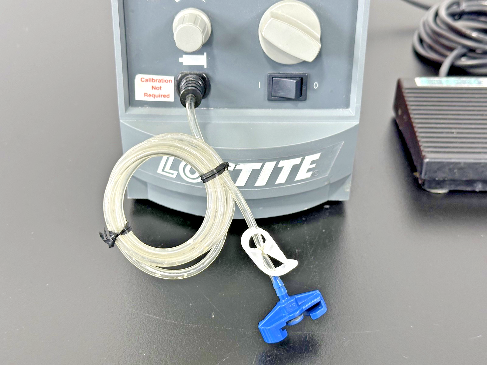 Loctite 97006 Digital Precision Syringe Dispenser w/ Foot Pedal Powers On3
