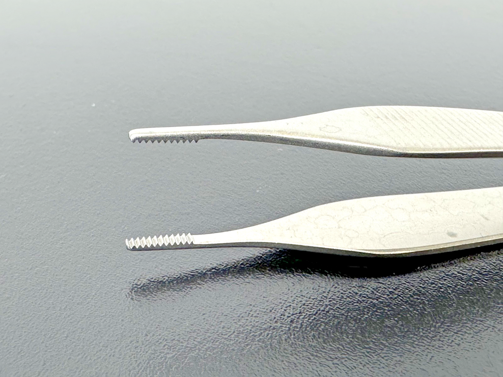 Aesculap BD225R Hudson Dressing Forceps 5" Serrated Stainless Steel1