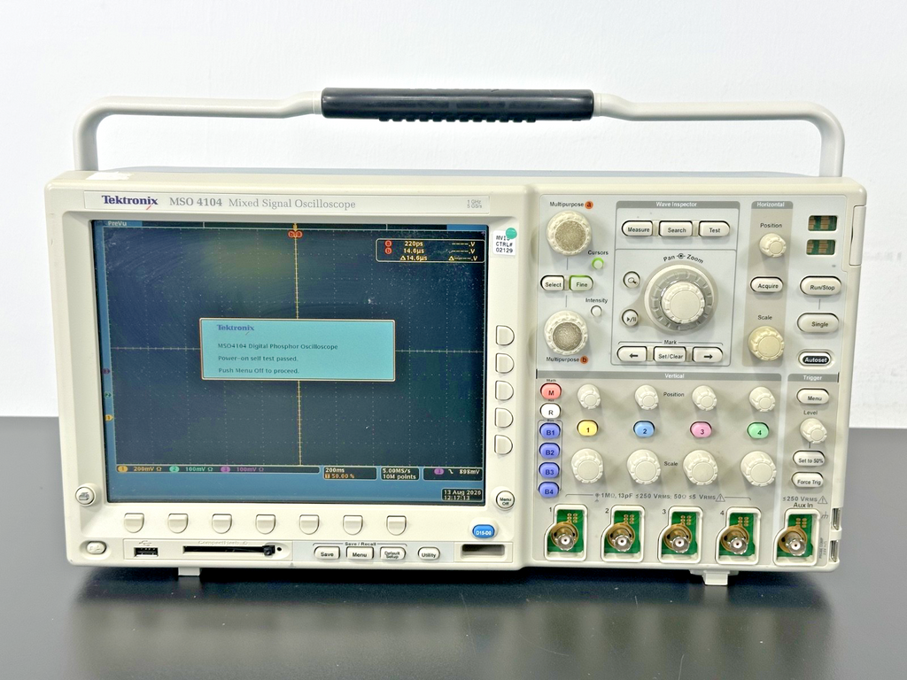 Tektronix MSO4104 1GHz 5GS/s 4+16 Channel Mixed Signal Oscilloscope  Working3