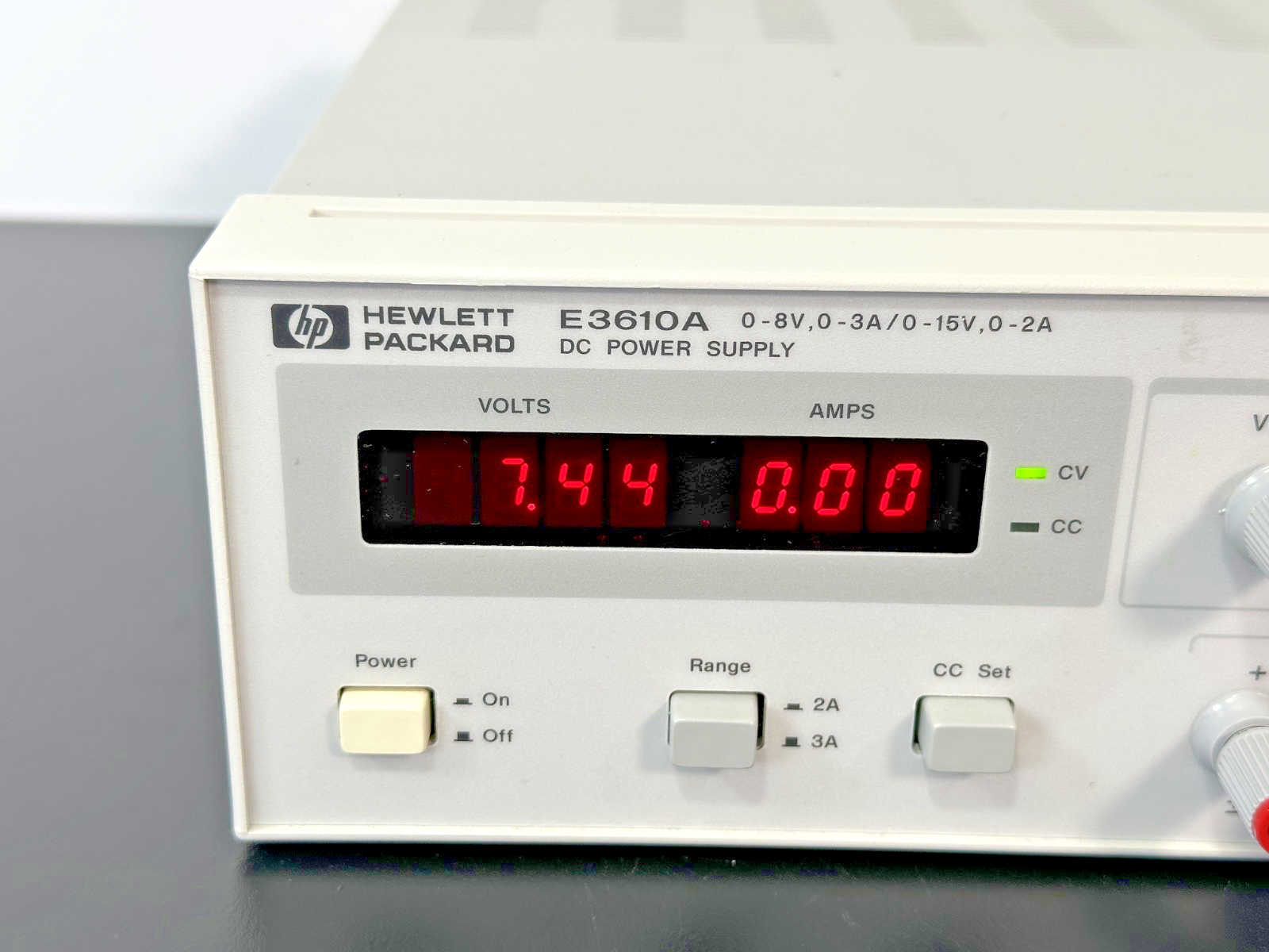 HP E3610A 0 8V 3A / 0 15V 2A DC Power Supply Powers On1