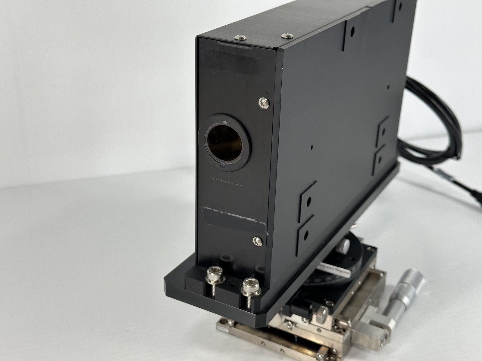 Suruga Seiki US2433 Optical Beam Position Tilt Measurement System w/ Stage2