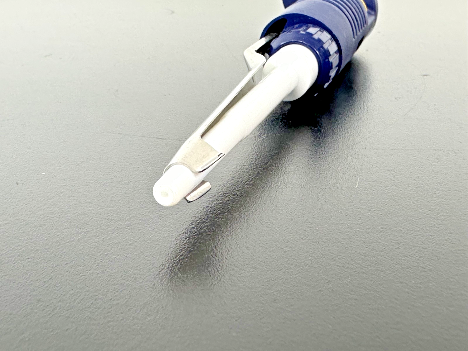 VWR 20 200 µL Adjustable Single Channel Manual Pipettor4
