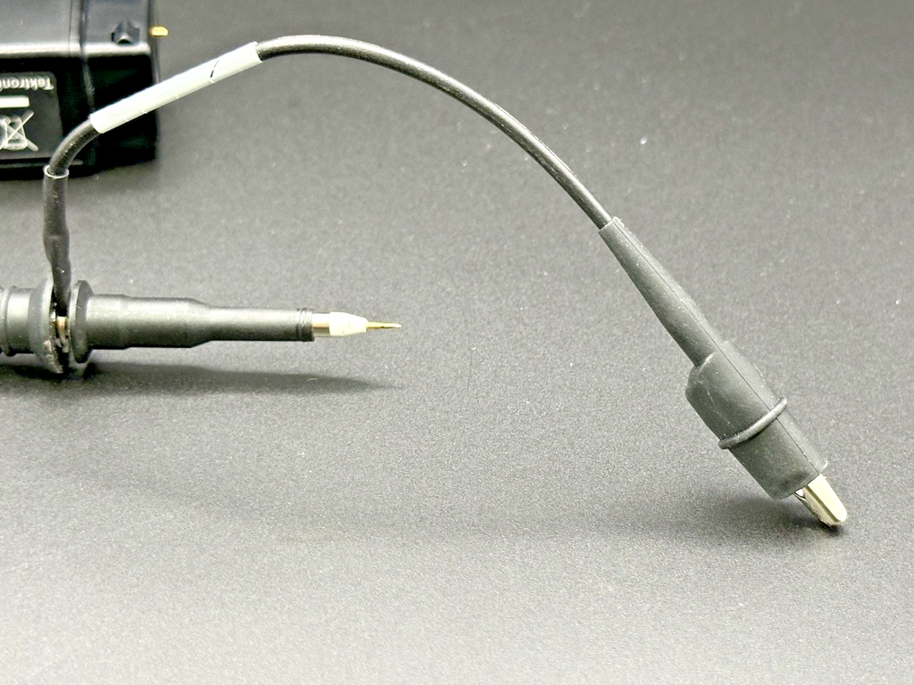 Tektronix TPP1000 1GHz 10X Passive Oscilloscope Probe w/ Ground Lead2