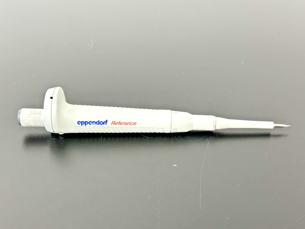 Eppendorf Reference 4910 0.1 2.5 µL Adjustable Single Channel Pipette0