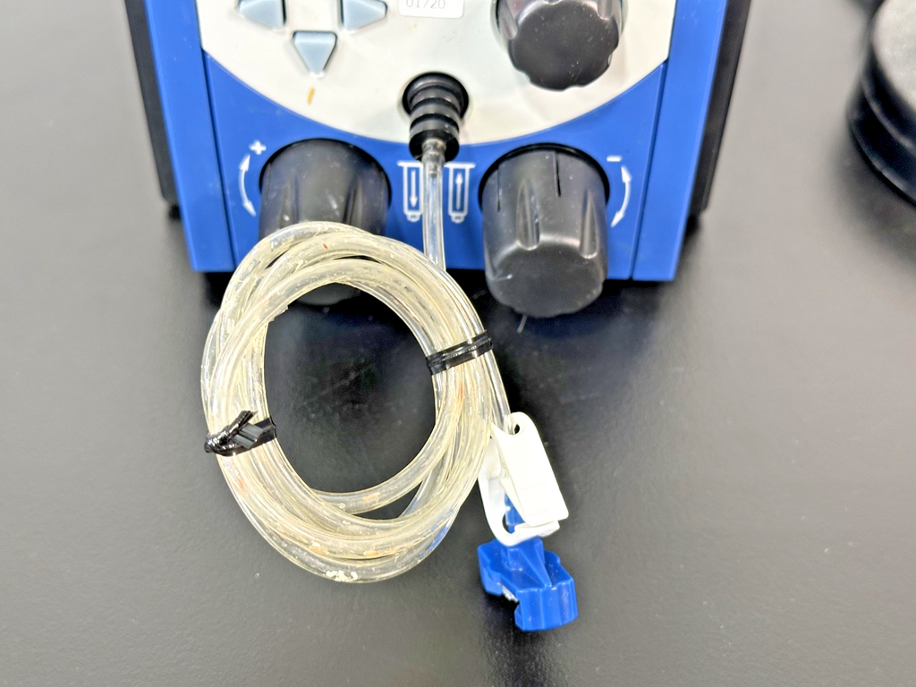Nordson EFD Ultra 2400 Series Digital Fluid Dispenser w/ Foot Pedal Working6