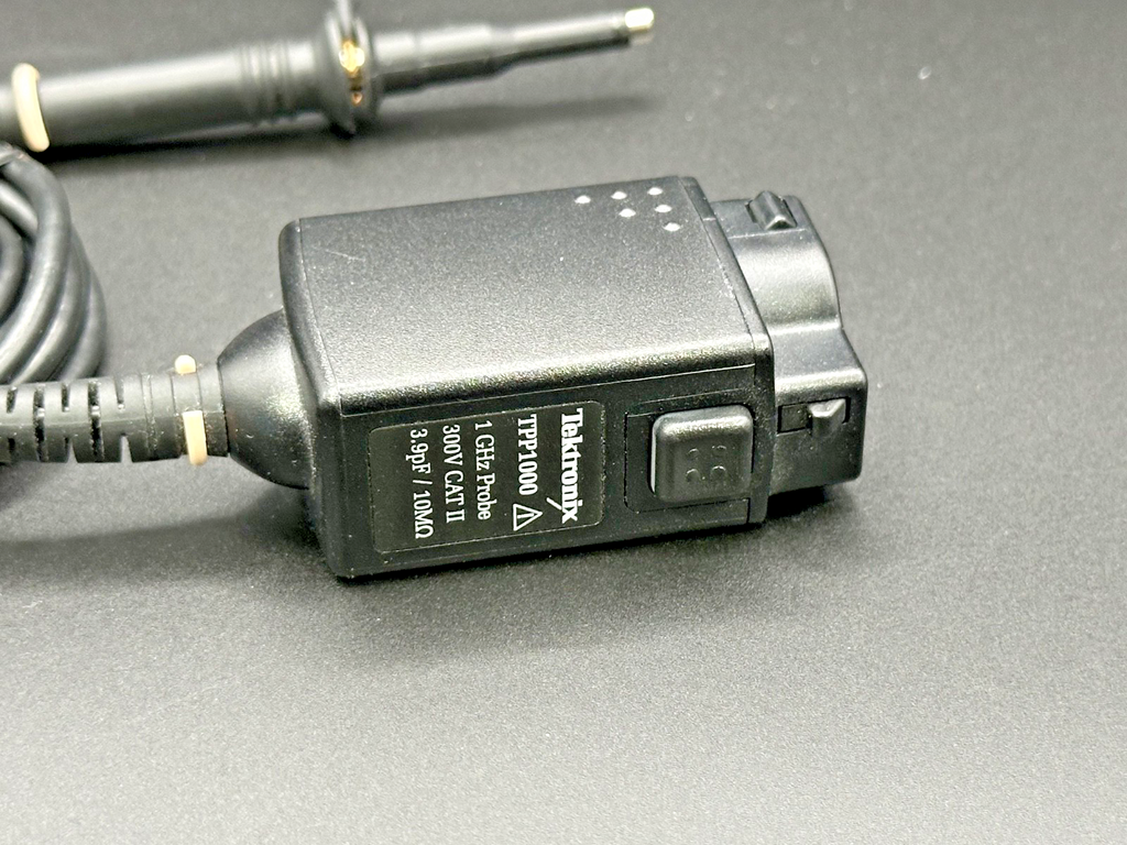 Tektronix TPP1000 1GHz 10X Passive Oscilloscope Probe 300V CAT II w/ Lead1