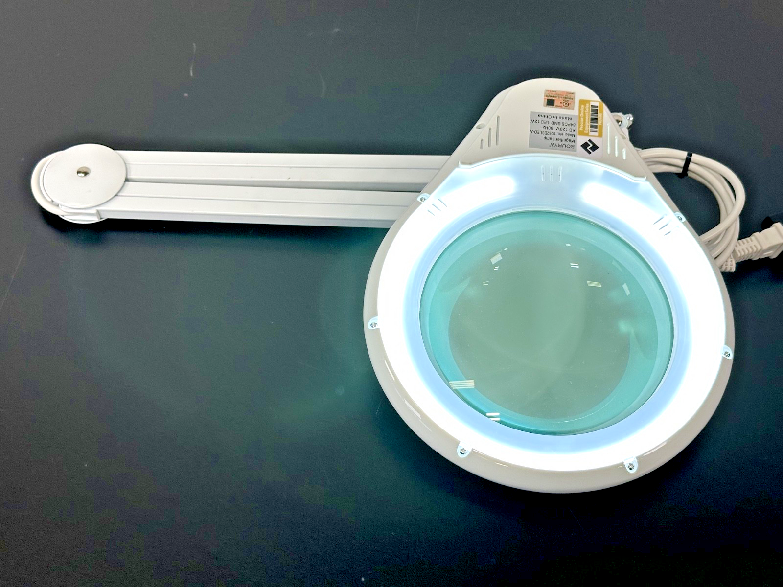 BOURYA 8062D3LED A LED Magnifier Lamp 12W Articulating Arm No Clamp Working0