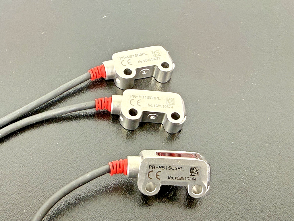 Lot of 3 Keyence PR MB15C3PL Photoelectric Sensor Heads1