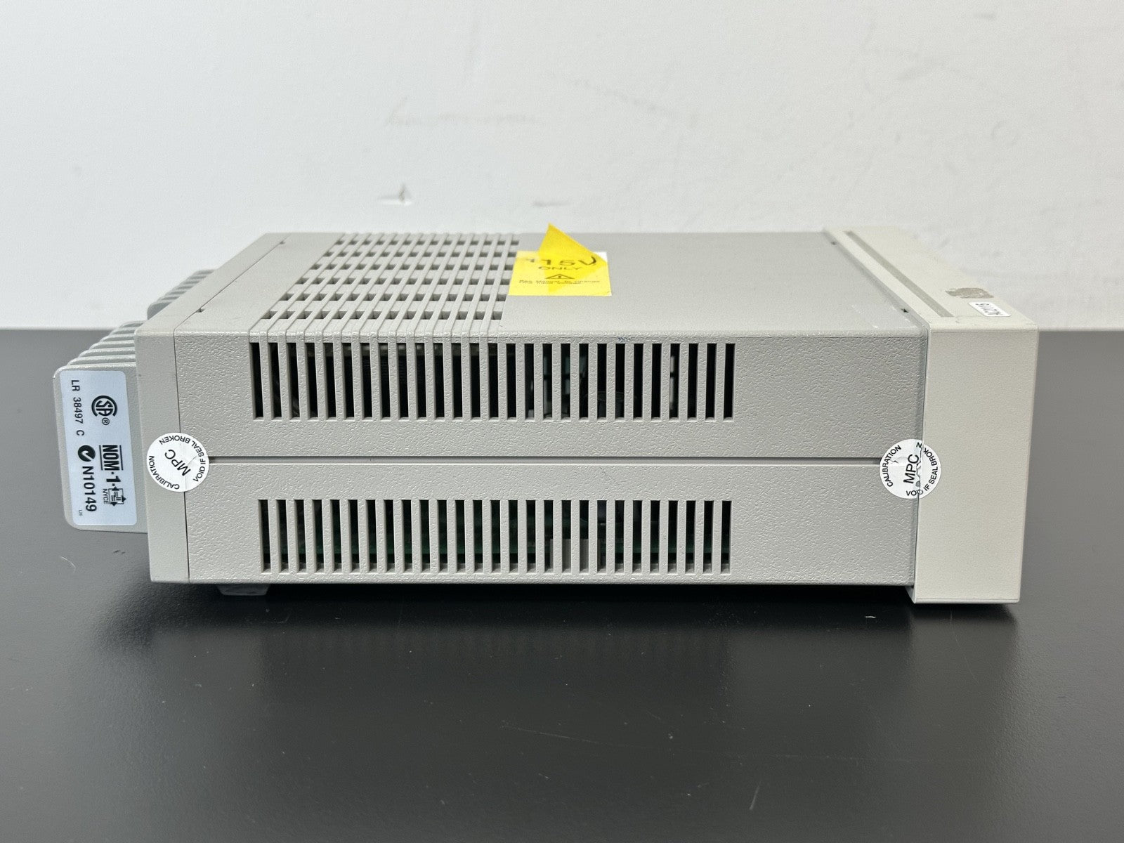Agilent E3610A 30W Dual Range DC Bench Power Supply 8V 3A / 15V 2A Working4