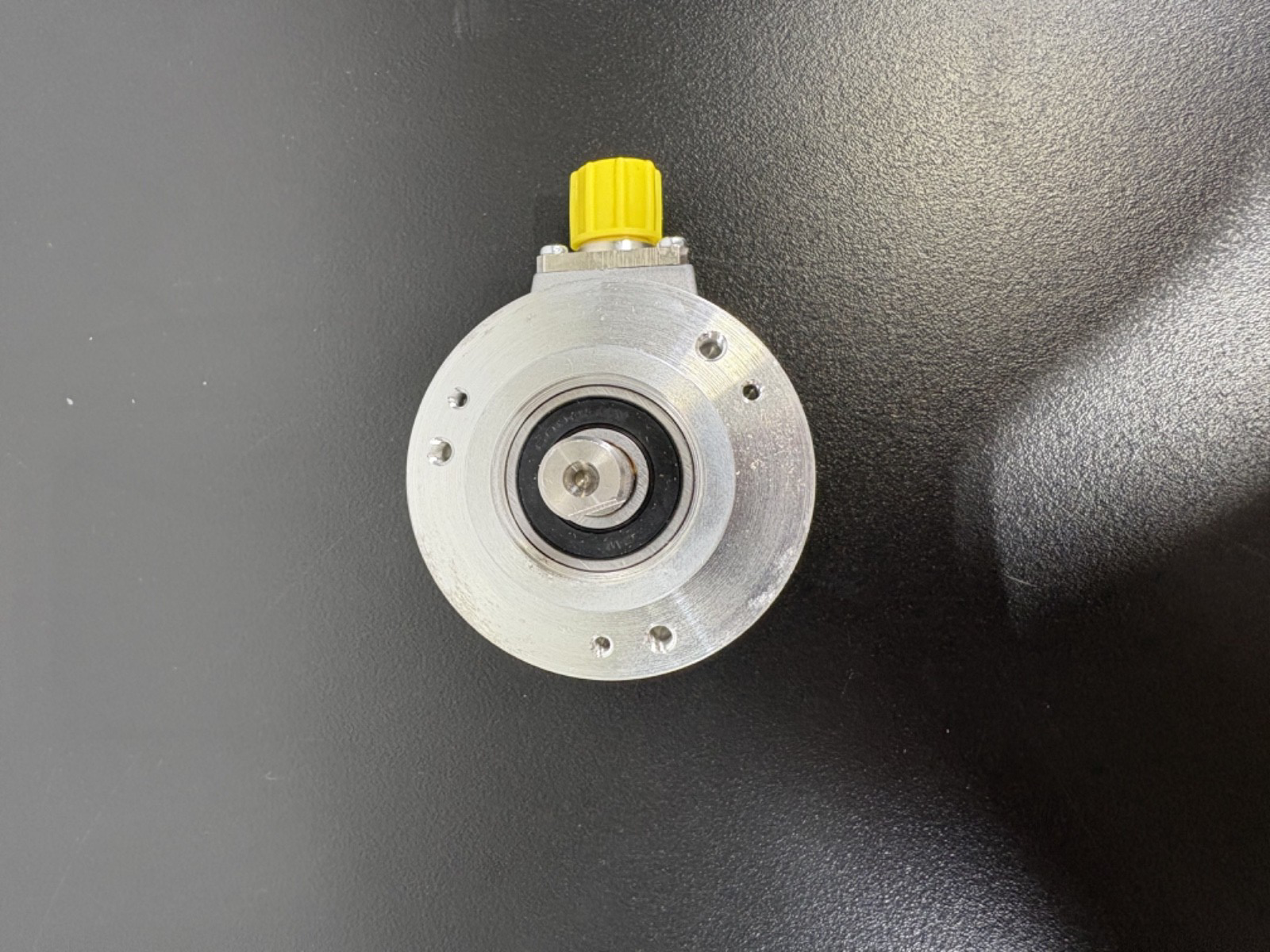 Kübler 8.5865.1226.6321 Incremental Rotary Encoder 10–30VDC Solid Shaft2