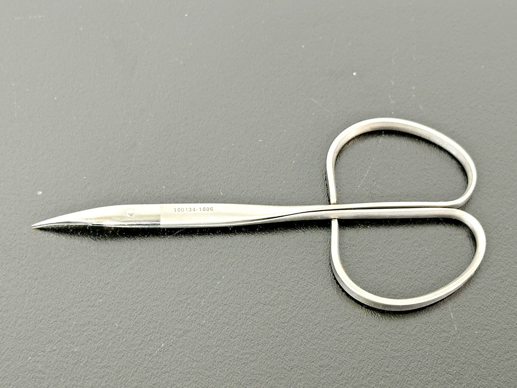 Argent 43 1 112 Gradle Eye Suture Scissors Curved Stainless1