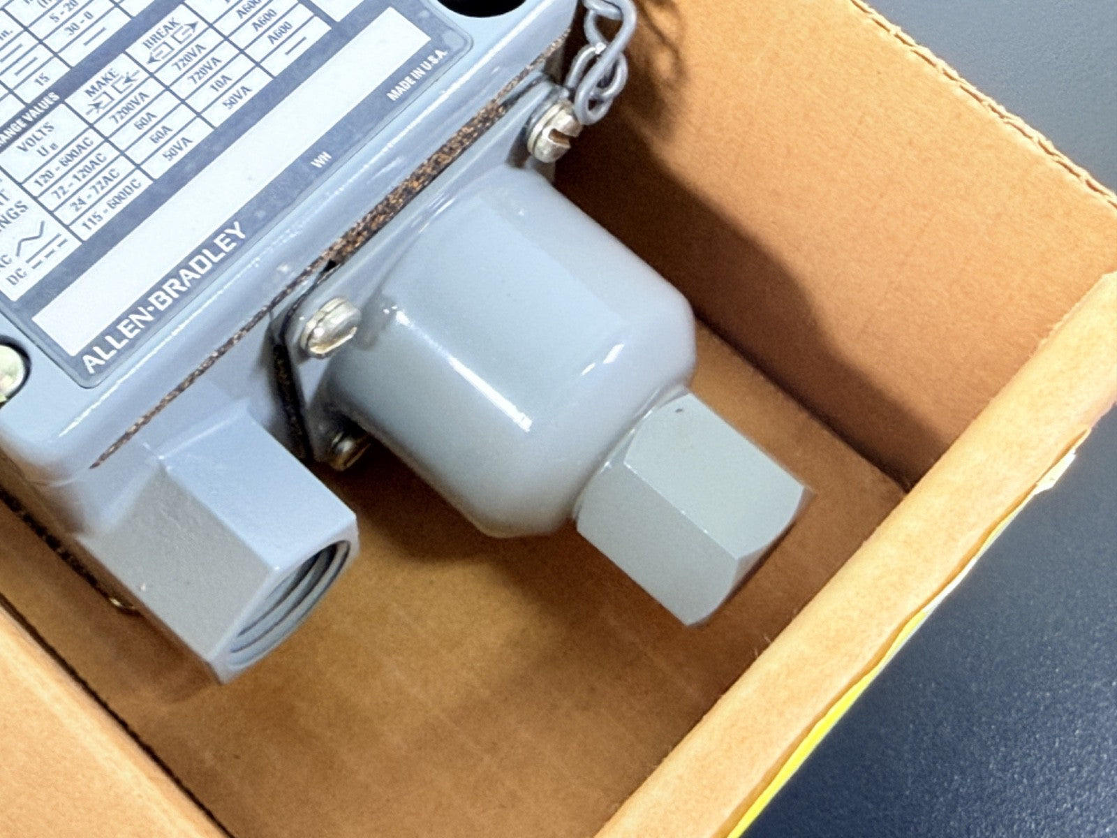 Allen Bradley 836T T250J Vacuum Pressure Control 836T NEMA 4 IP665