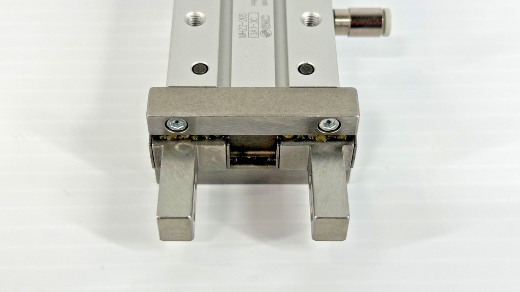 SMC MHZ2 20S Single Acting Parallel Pneumatic Air Gripper w/ Fingers5