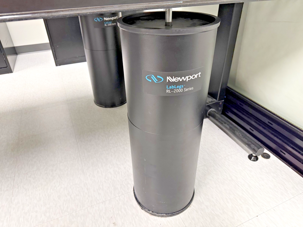 Newport RS1000 Sealed Hole Optical Table w/ Tuned Damping & RL 2000 LabLegs3