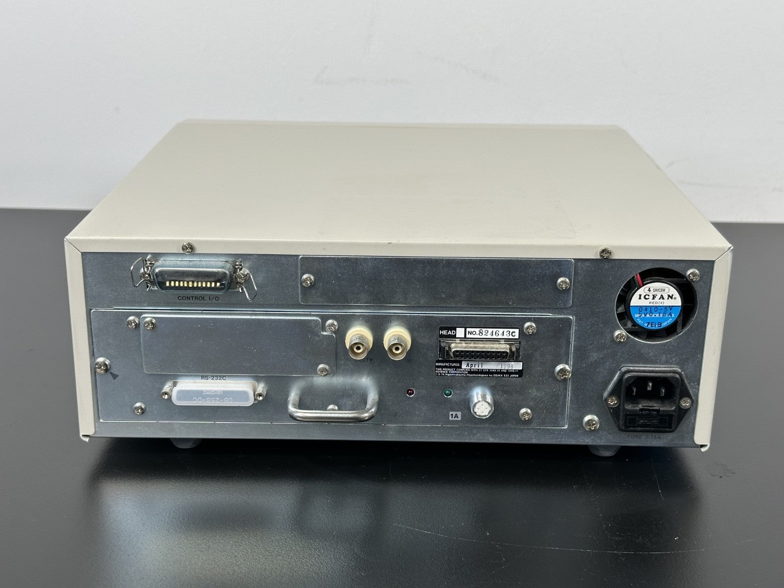 Keyence LC 2400A Laser Displacement Meter Controller Unit For Parts4