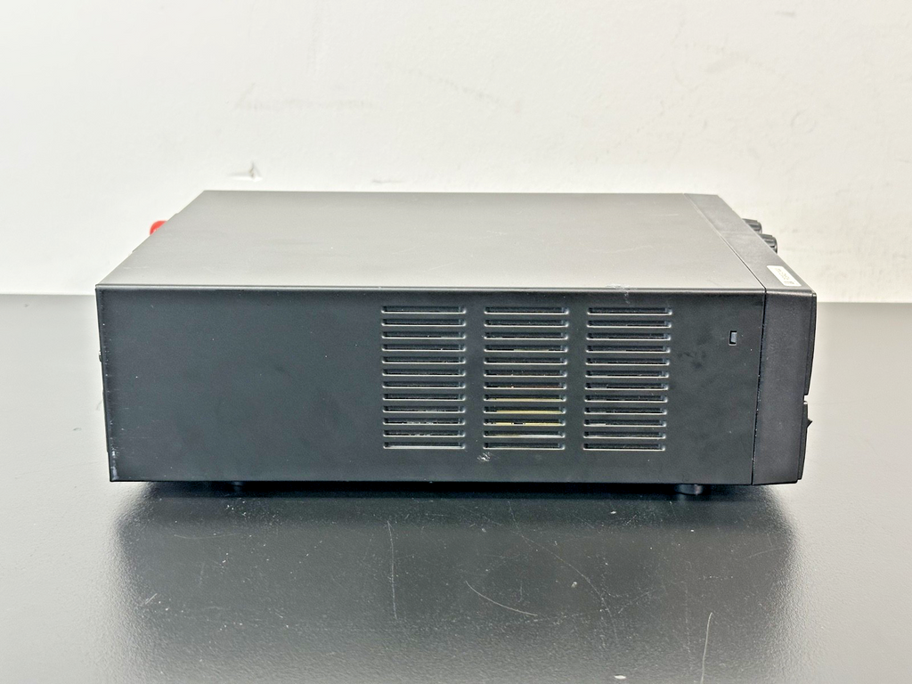 B&K Precision 1901B 1 32V 30A Switching DC Power Supply Powers On2