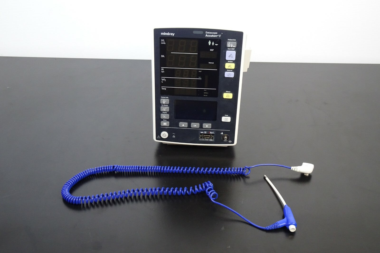 Mindray Medical Datascope Accutorr V Vital Signs Monitor0