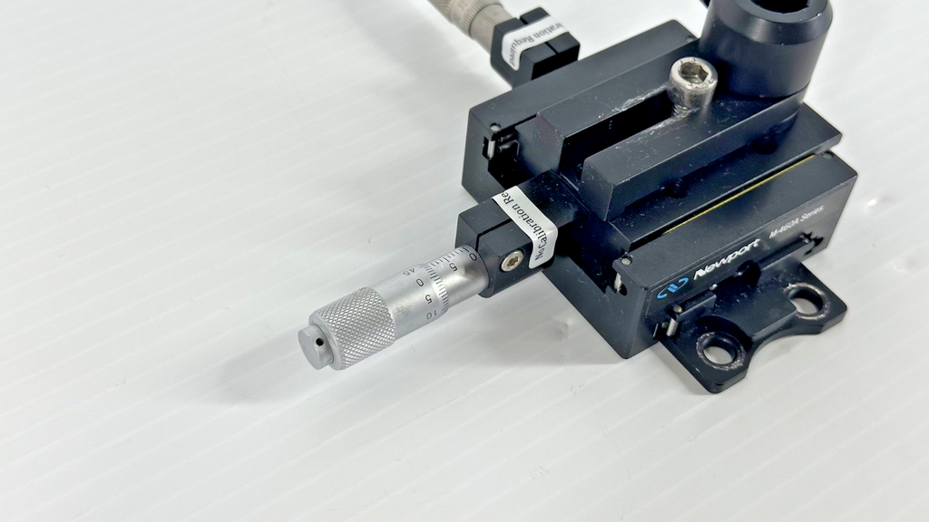 Newport M 460A Series 2 Axis XY Stage w/ Thorlabs Optical Mount2
