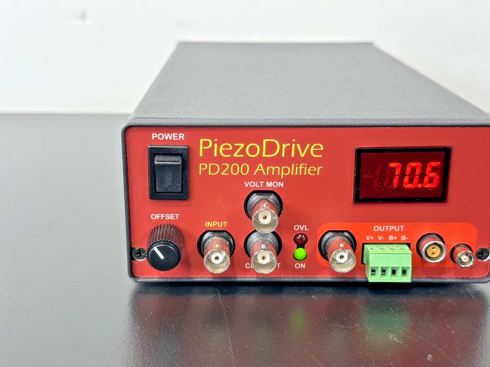 PD200 60W High Voltage Piezo Actuator Amplifier Powers On Working1