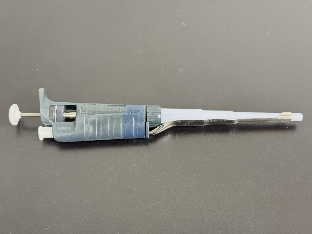 Gilson Pipetman P1000 Single Channel Pipette 100 1000 uL0