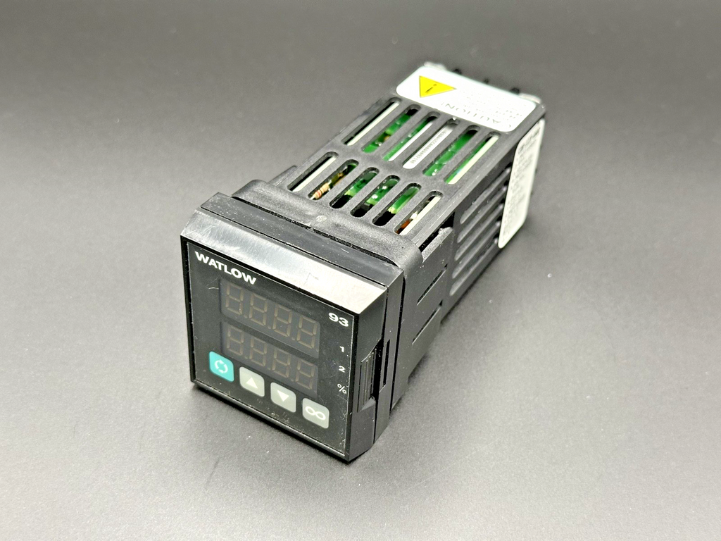 Watlow Series 93 93BA-1CC0-00RR Temperature Process Controller 1/16 DIN0